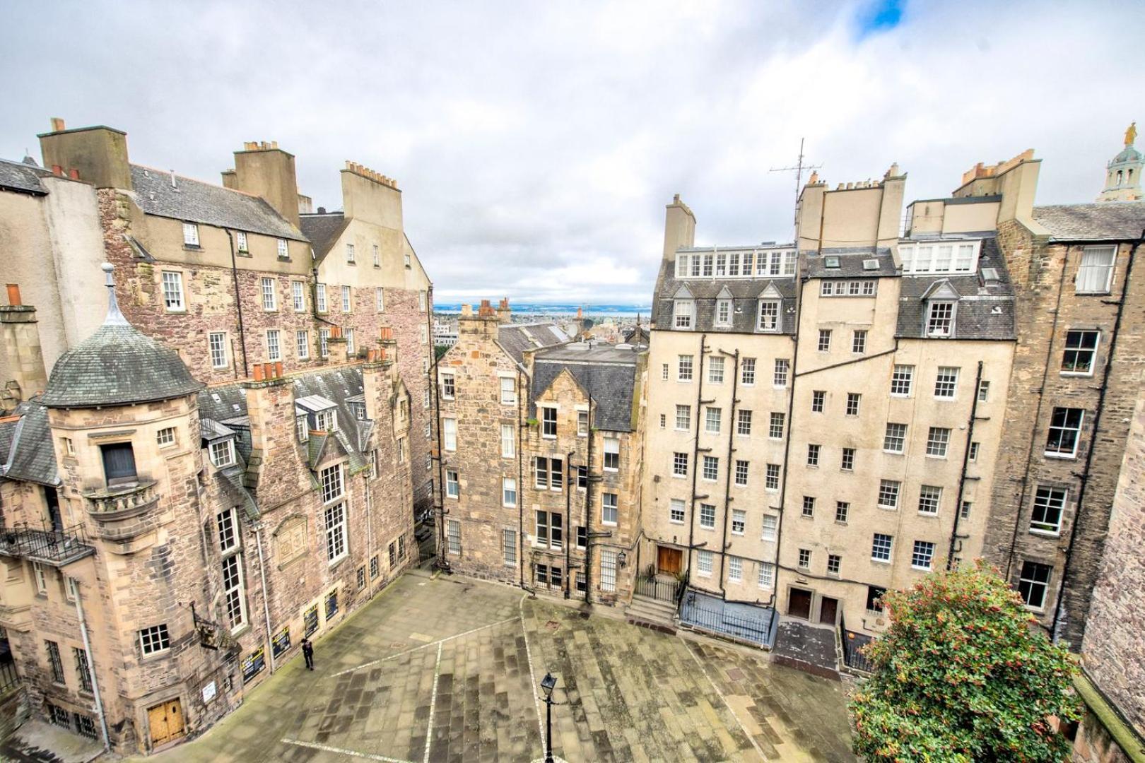 Guestready - Charming Home In Old Town EDI Buitenkant foto